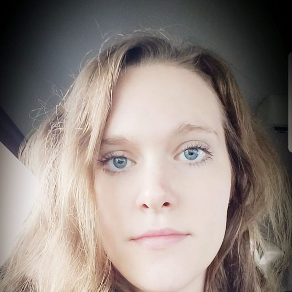 Meet your Posher, Kendra - Picture 1 of 1